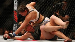 Holly Holm feet photo thumbnail