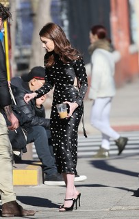 Emma Roberts feet photo thumbnail