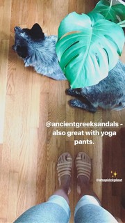 Adriene Mishler feet photo thumbnail