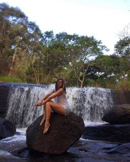 Camila Queiroz feet photo thumbnail