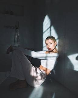 Elsa Hosk feet photo thumbnail