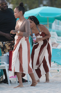 Karrueche Tran feet photo thumbnail