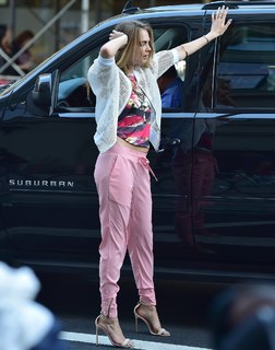 Cara Delevingne feet photo thumbnail