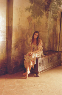 Liv Tyler feet photo thumbnail