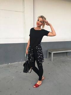 Cristina Ferreira feet photo thumbnail