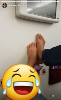 Nicole Bahls feet photo thumbnail