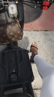 Karrueche Tran feet photo thumbnail