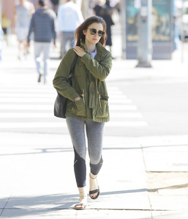 Lily Collins feet photo thumbnail