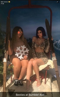 Kylie Jenner feet photo thumbnail