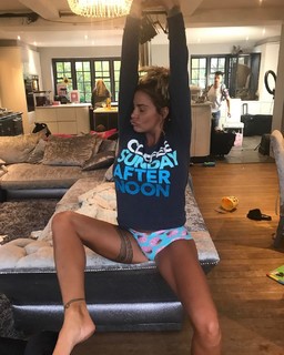 Katie Price feet photo thumbnail
