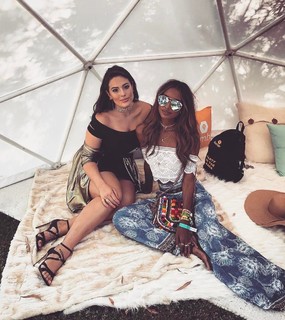 Ashley Graham feet photo thumbnail