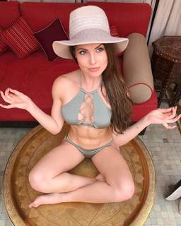 Amanda Cerny feet photo thumbnail