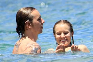 Kristen Bell feet photo thumbnail
