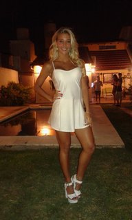 Sol Pérez feet photo thumbnail