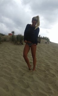 Sol Pérez feet photo thumbnail