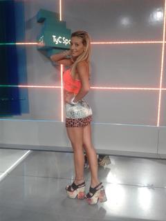 Sol Pérez feet photo thumbnail