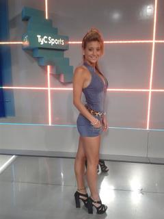 Sol Pérez feet photo thumbnail