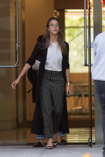 Jessica Alba feet photo thumbnail