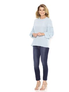 Ellen Pompeo feet photo thumbnail