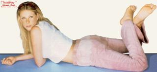 Alessia Marcuzzi feet photo thumbnail