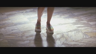 Denise Richards feet photo thumbnail