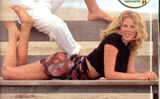 Alessia Marcuzzi feet photo thumbnail