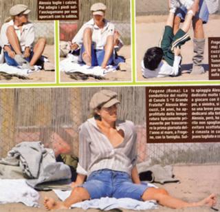 Alessia Marcuzzi feet photo thumbnail