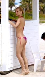 Michelle Hunziker feet photo thumbnail