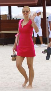 Michelle Hunziker feet photo thumbnail