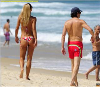 Michelle Hunziker feet photo thumbnail