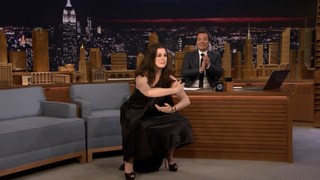 Anne Hathaway feet photo thumbnail