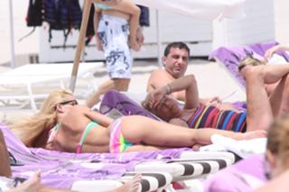 Michelle Hunziker feet photo thumbnail
