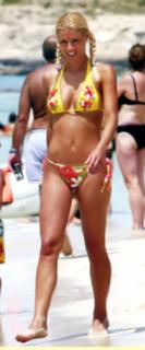 Michelle Hunziker feet photo thumbnail