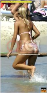 Michelle Hunziker feet photo thumbnail