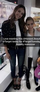 Jessica Alba feet photo thumbnail
