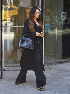 Shay Mitchell feet photo thumbnail