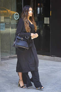 Shay Mitchell feet photo thumbnail