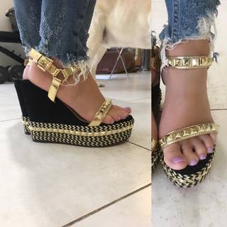 Kerry Katona feet photo thumbnail