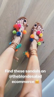 Chiara Ferragni feet photo thumbnail
