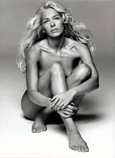 Adriane Galisteu feet photo thumbnail