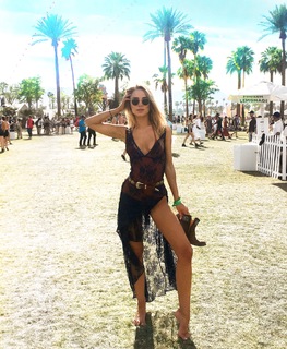 Kimberley Garner feet photo thumbnail
