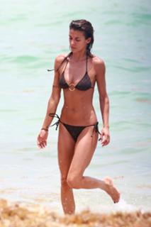 Elisabetta Canalis feet photo thumbnail