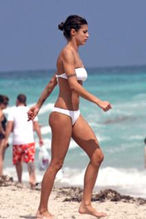 Elisabetta Canalis feet photo thumbnail