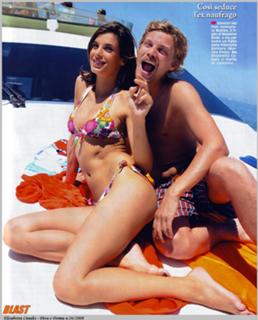 Elisabetta Canalis feet photo thumbnail