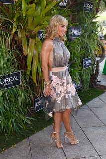 Elsa Pataky feet photo thumbnail