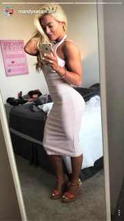 Amanda Saccomanno feet photo thumbnail