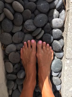 Kelly Bensimon feet photo thumbnail