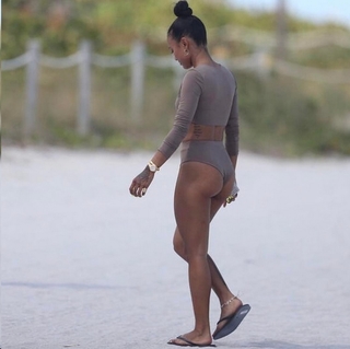 Karrueche Tran feet photo thumbnail