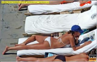 Elisabetta Canalis feet photo thumbnail