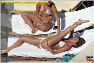 Elisabetta Canalis feet photo thumbnail